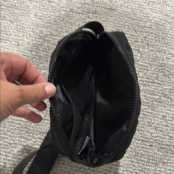 Black Belt Bag - Picture 2 of 2